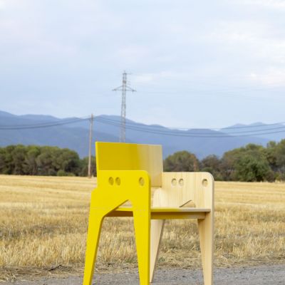 Silla amarilla - Fondo general